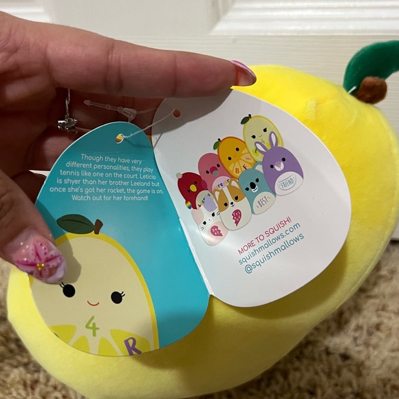 π Squishmallows - 7.5β Leticia Yellow Lemon Plush - Picture 4 of 5